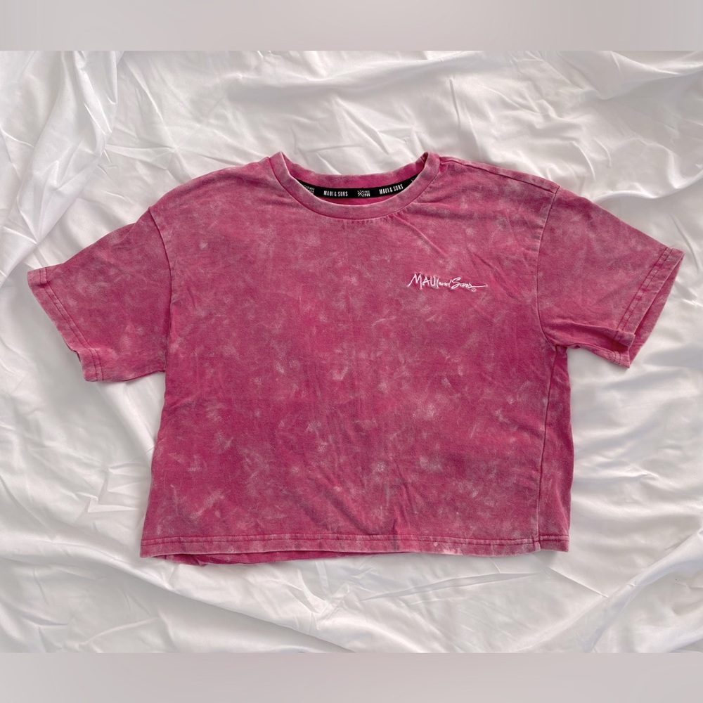 Maui and Sons cropped pink t shirt.